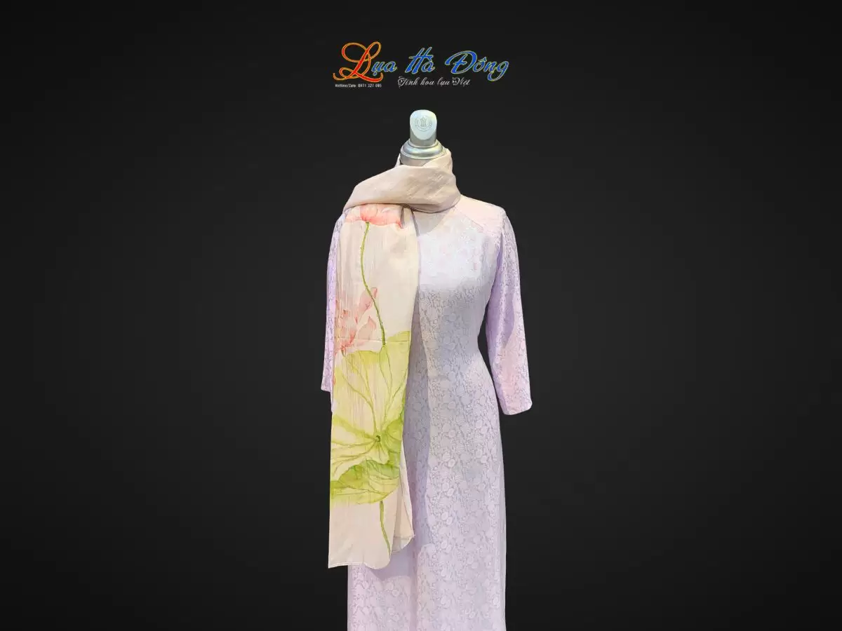 Khăn lụa tơ tằm vẽ tay sen tím nhạt