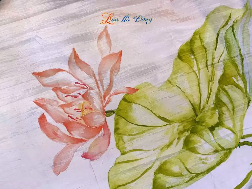 Khăn lụa tơ tằm vẽ tay sen tím nhạt