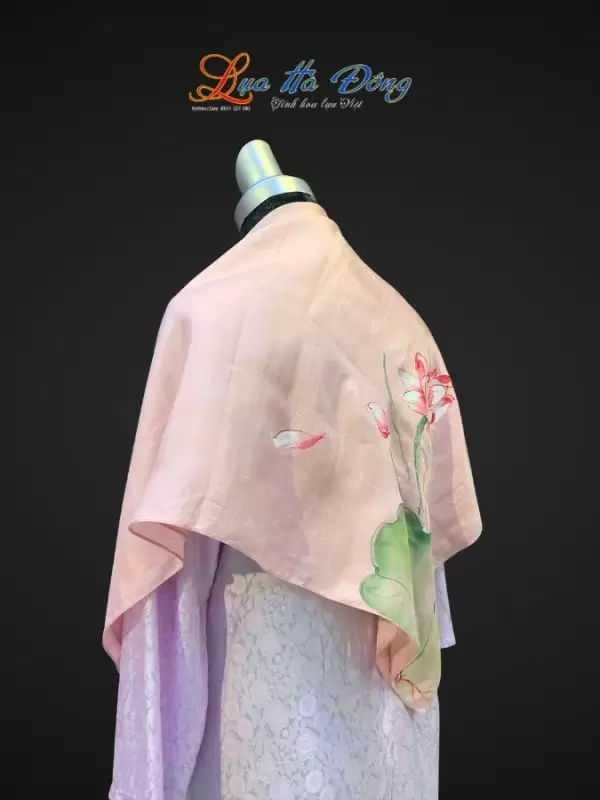 Khăn lụa vuông tơ tằm màu hồng vẽ hoa