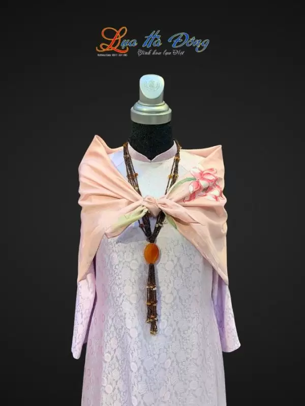 Khăn lụa vuông tơ tằm màu hồng vẽ hoa