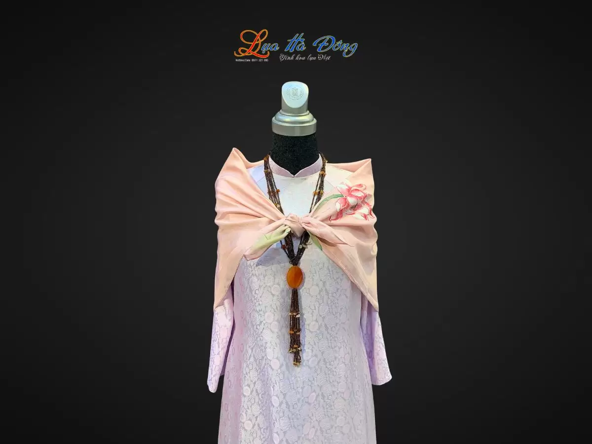 Khăn lụa vuông tơ tằm màu hồng vẽ hoa