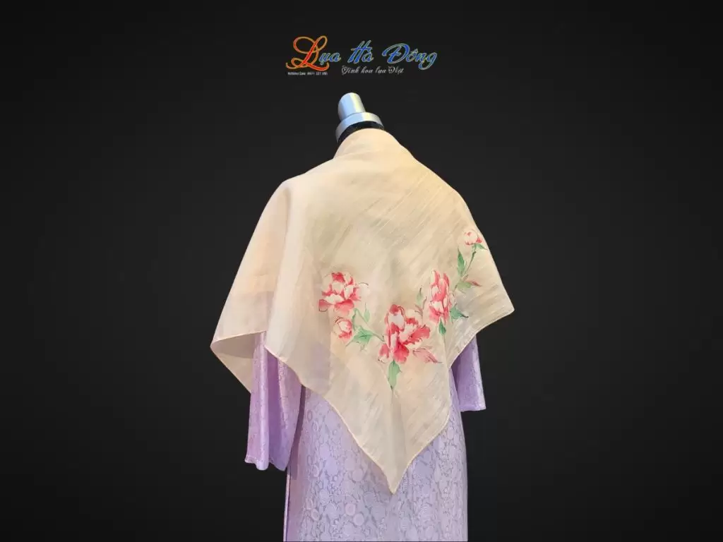 Khăn lụa vuông tơ tằm màu hồng vẽ hoa
