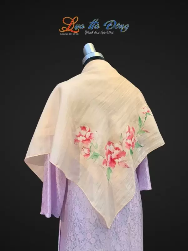 Khăn lụa vuông tơ tằm màu hồng vẽ hoa