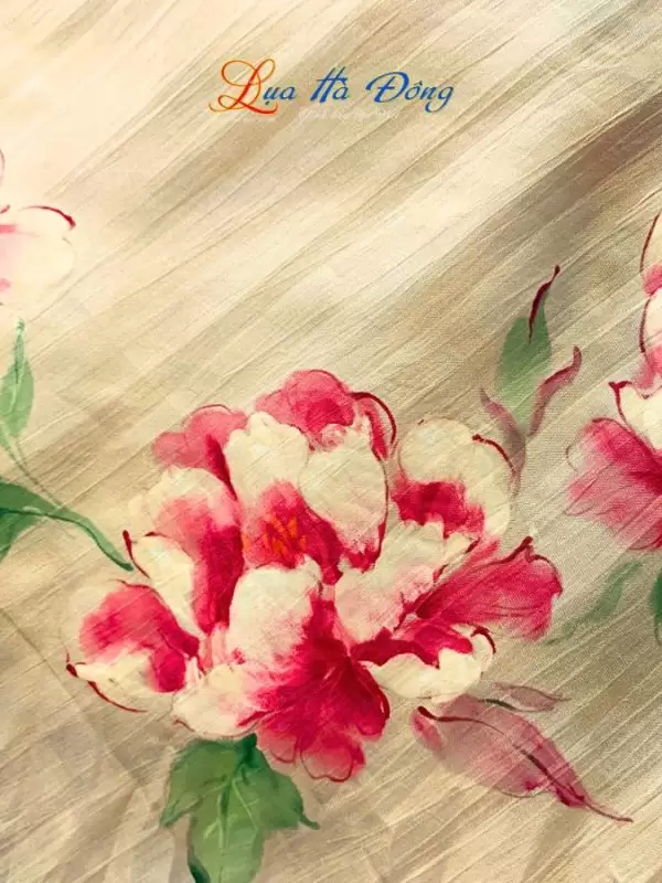 Khăn lụa vuông tơ tằm màu hồng vẽ hoa