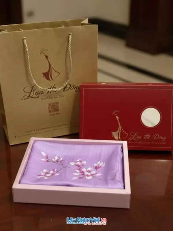Khăn lụa vuông tơ tằm vẽ hoa