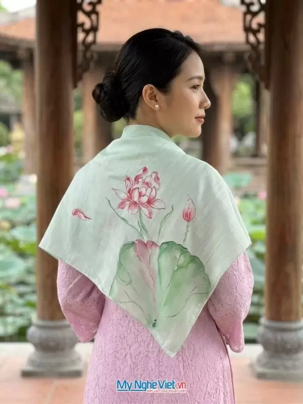 Khăn lụa vuông tơ tằm vẽ hoa