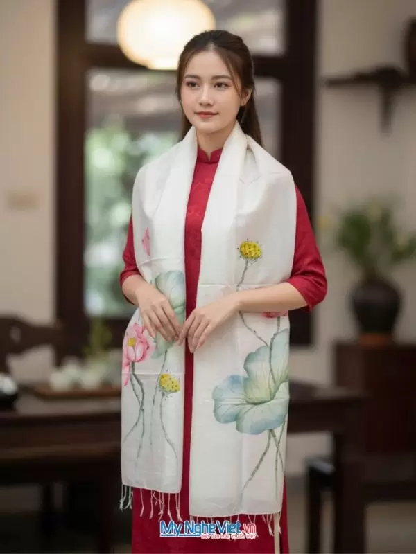 Khăn lụa tơ tằm vẽ hoa tay cao cấp