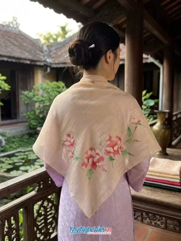 Khăn lụa vuông tơ tằm vẽ hoa màu cam