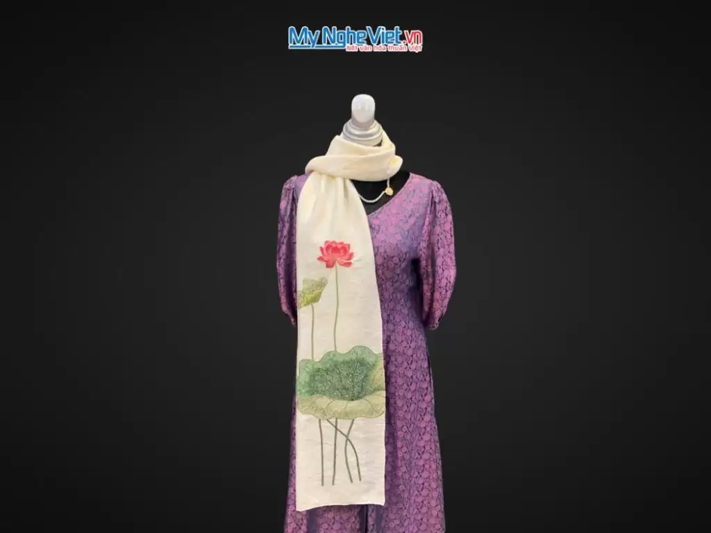 Khăn lụa đũi họa tiết hoa sen thêu tay màu trắng 100% silk cao cấp