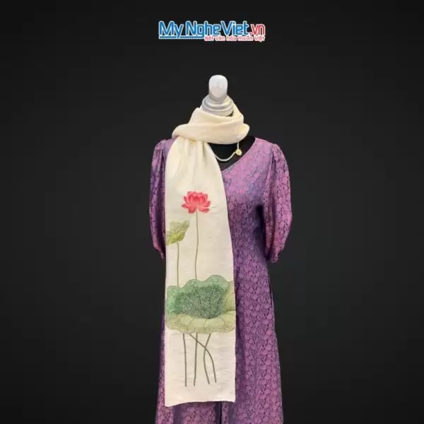 Khăn lụa đũi họa tiết hoa sen thêu tay màu trắng 100% silk cao cấp