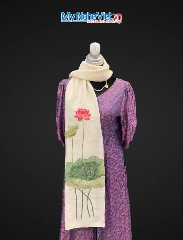 Khăn lụa đũi họa tiết hoa sen thêu tay màu trắng 100% silk cao cấp