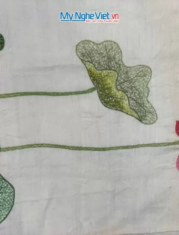 Khăn lụa đũi họa tiết hoa sen thêu tay màu trắng 100% silk cao cấp