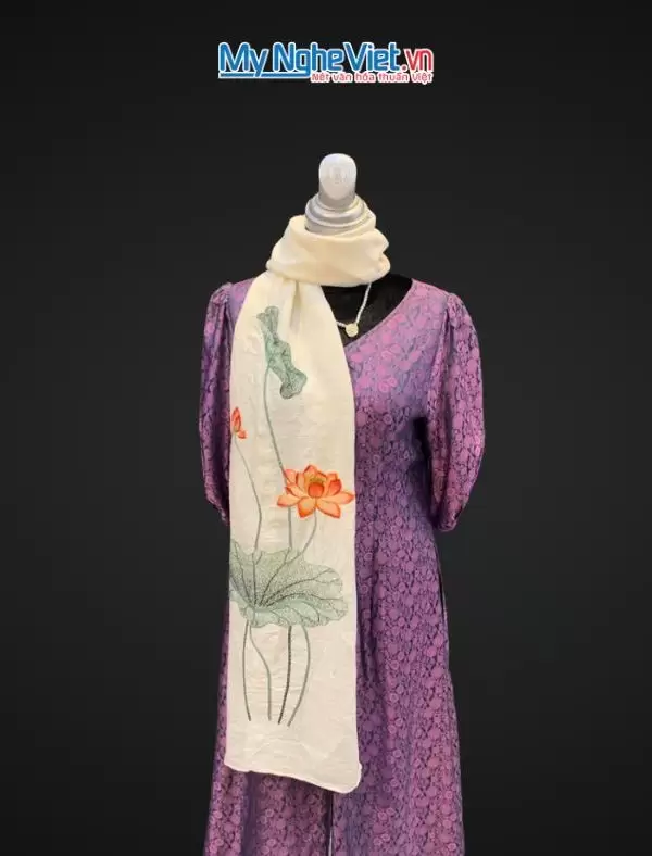 Khăn lụa đũi họa tiết hoa sen thêu tay màu trắng 100% silk cao cấp