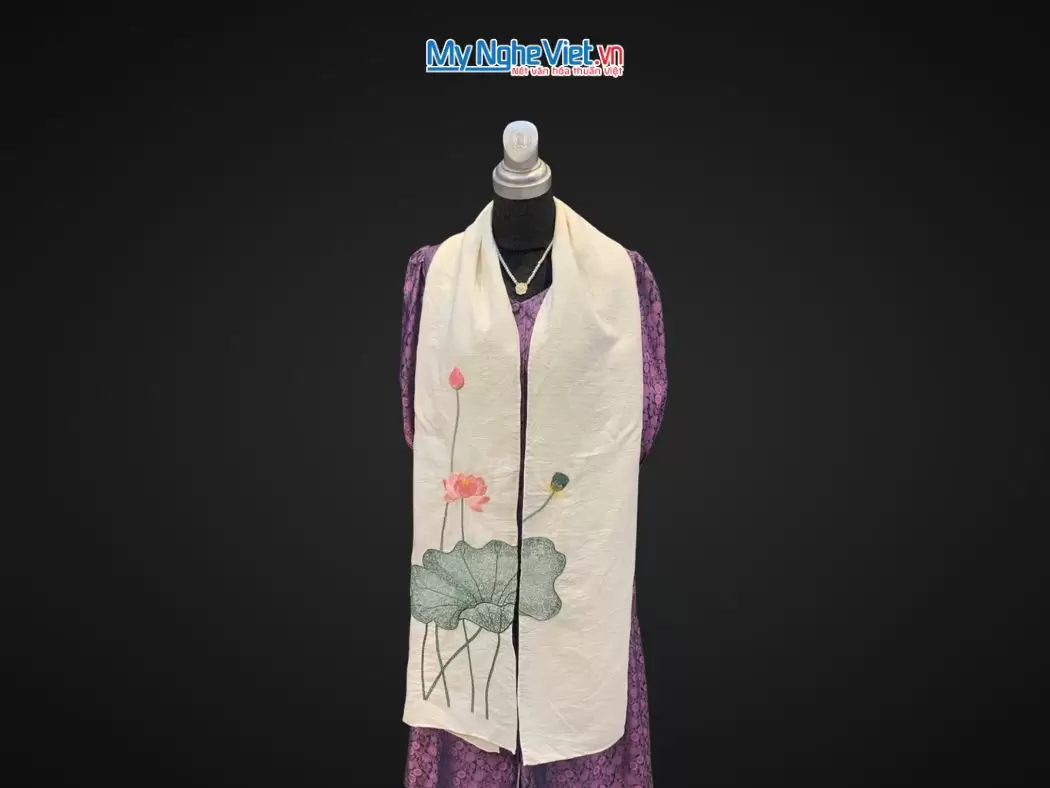 Khăn lụa đũi họa tiết hoa sen thêu tay màu trắng 100% silk cao cấp