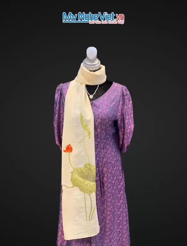 Khăn lụa đũi họa tiết hoa sen thêu tay màu kem 100% silk cao cấp