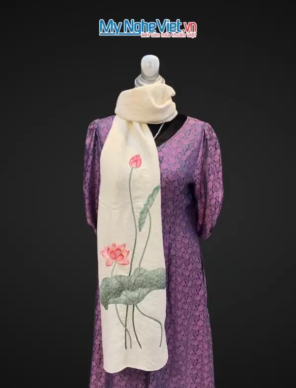Khăn lụa đũi họa tiết hoa sen thêu tay màu trắng 100% silk cao cấp