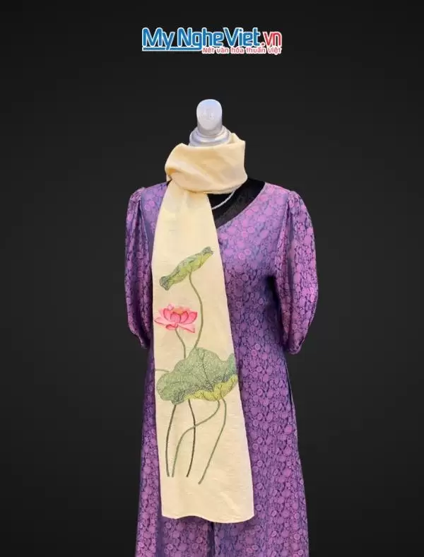 Khăn lụa đũi họa tiết hoa sen thêu tay màu kem 100% silk cao cấp