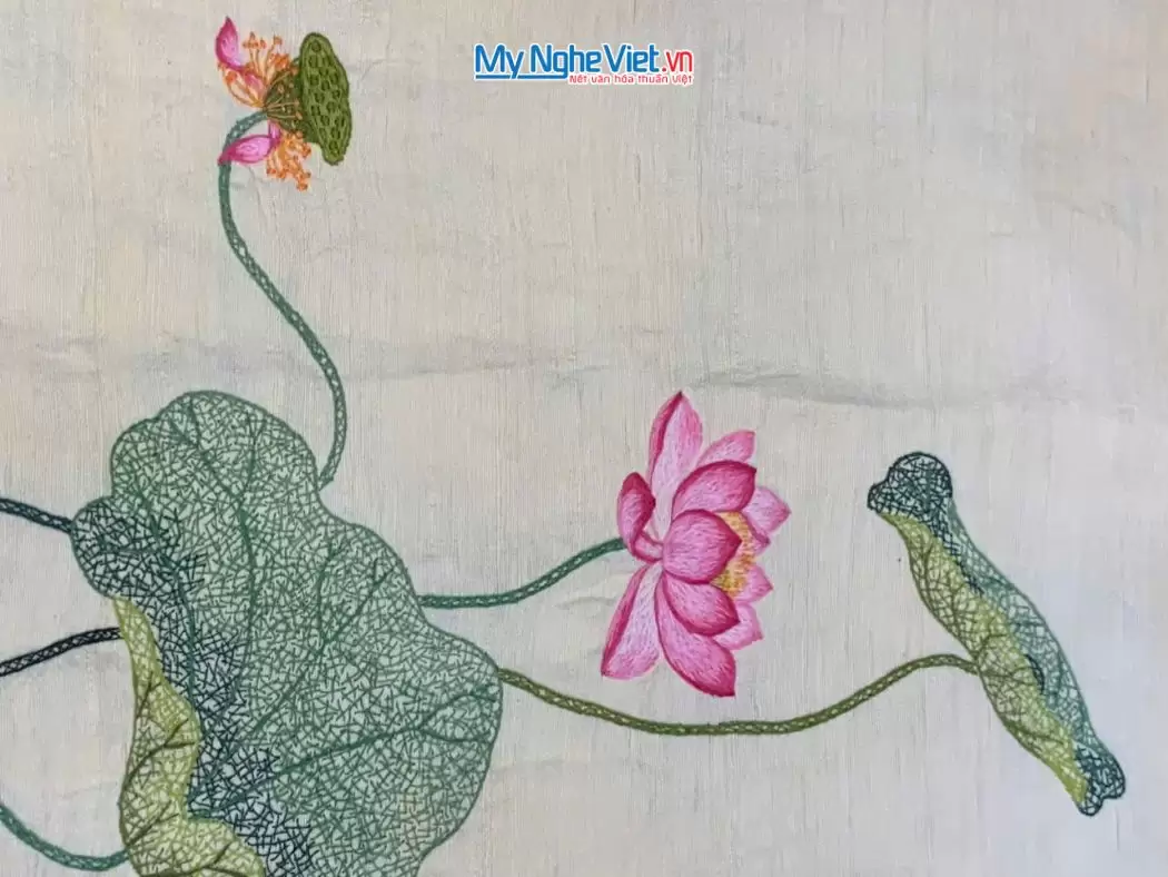 Khăn lụa đũi họa tiết hoa sen thêu tay màu kem 100% silk cao cấp