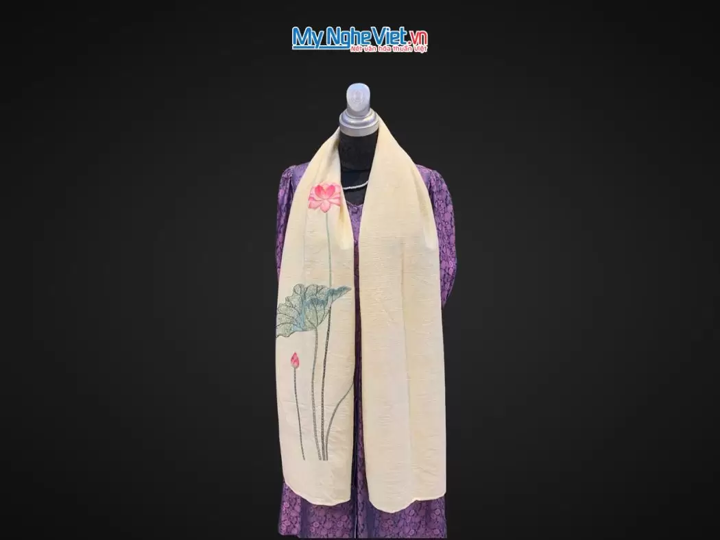 Khăn lụa đũi họa tiết hoa sen thêu tay màu kem 100% silk cao cấp