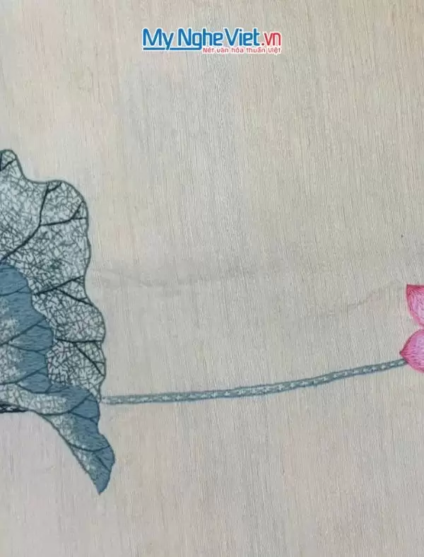 Khăn lụa đũi họa tiết hoa sen thêu tay màu kem 100% silk cao cấp