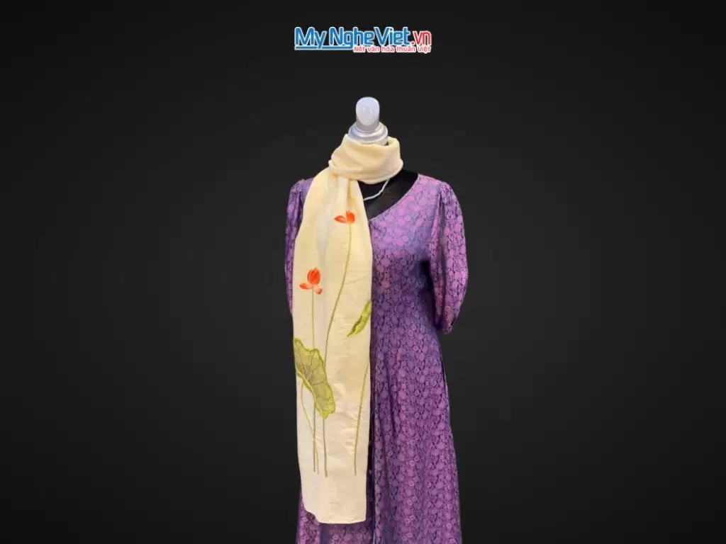 Khăn lụa đũi họa tiết hoa sen thêu tay màu kem 100% silk cao cấp