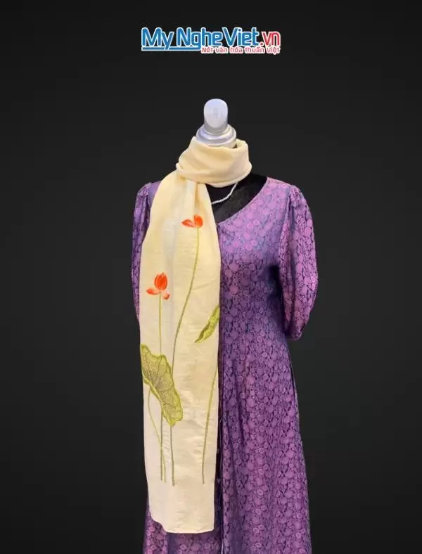 Khăn lụa đũi họa tiết hoa sen thêu tay màu kem 100% silk cao cấp