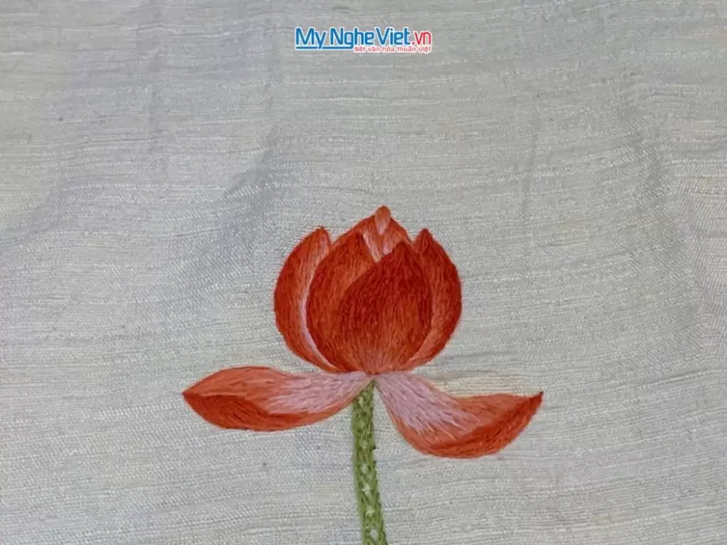 Khăn lụa đũi họa tiết hoa sen thêu tay màu kem 100% silk cao cấp