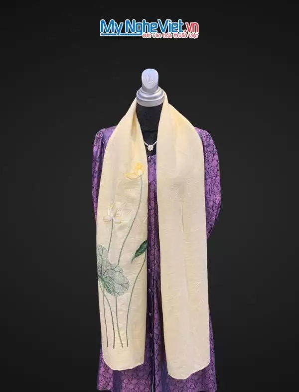 Khăn lụa đũi họa tiết hoa sen thêu tay màu kem 100% silk cao cấp