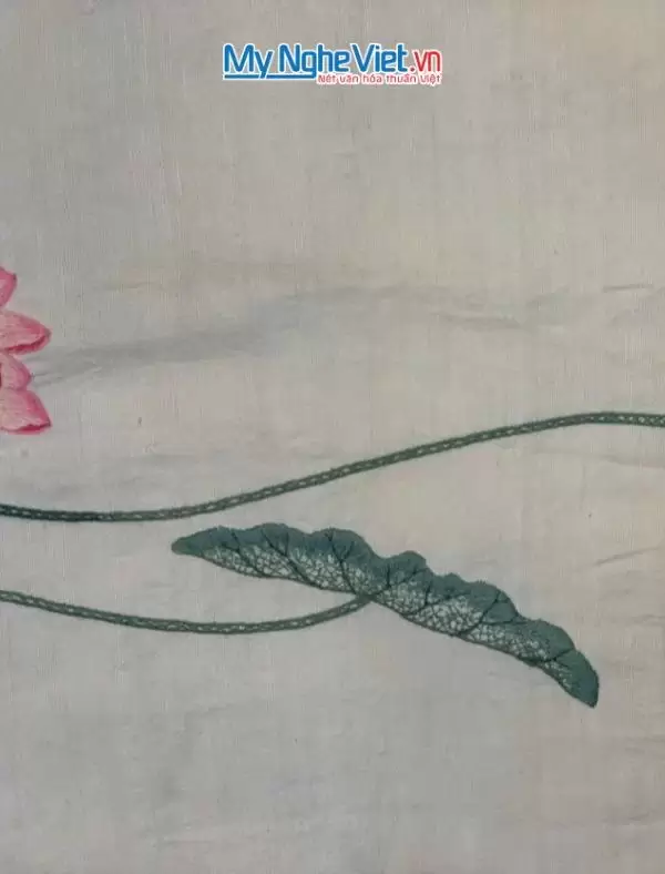 Khăn lụa đũi họa tiết hoa sen thêu tay màu trắng 100% silk cao cấp