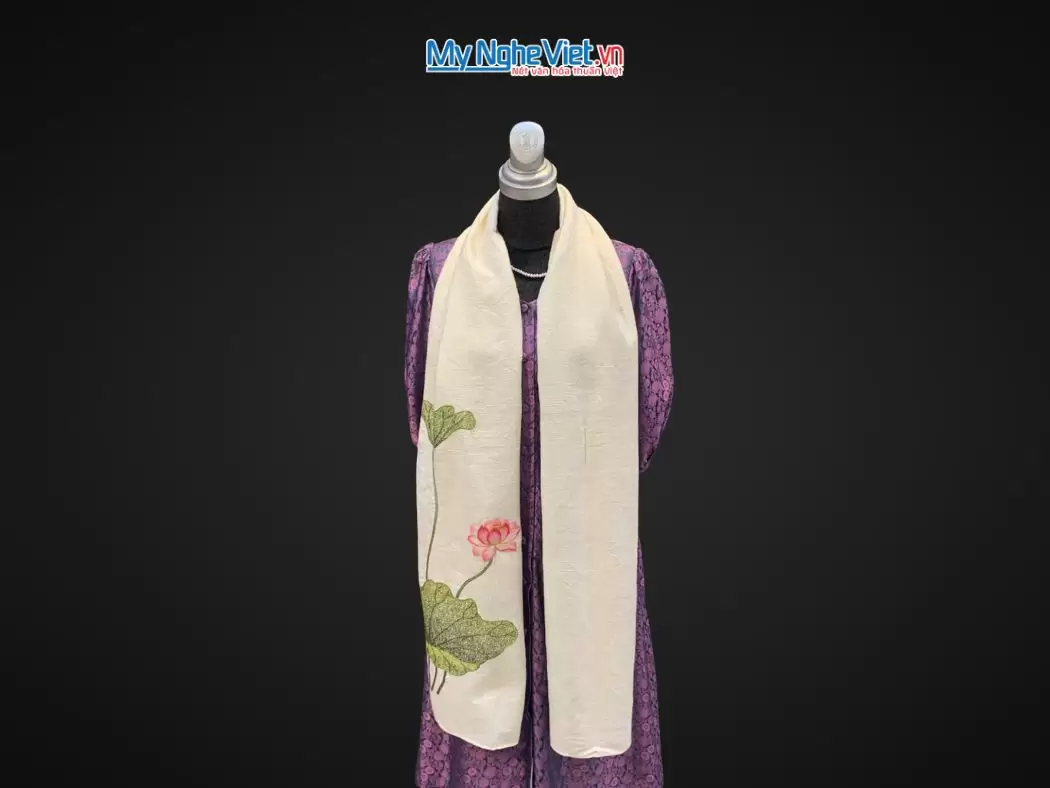 Khăn lụa đũi họa tiết hoa sen thêu tay màu trắng 100% silk cao cấp