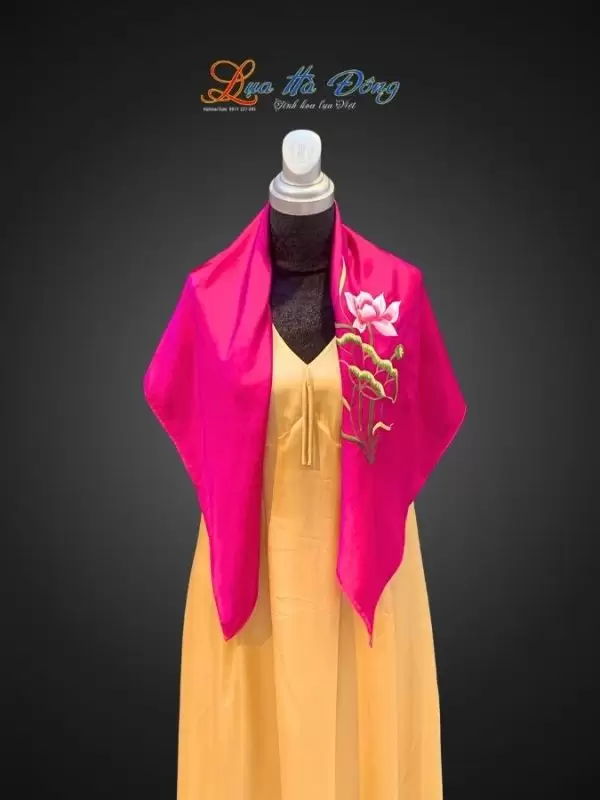 Khăn lụa vuông thêu sen trơn màu hồng tím
