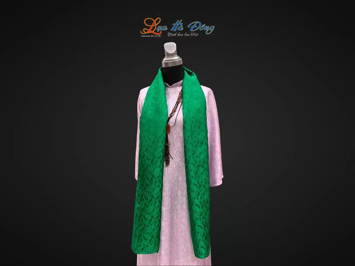 Khăn lụa tơ tằm dài họa tiết đuôi công xanh lá