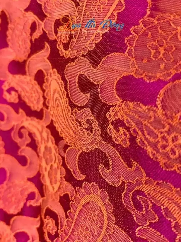 Khăn lụa tơ tằm dài họa tiết đuôi công hồng cam