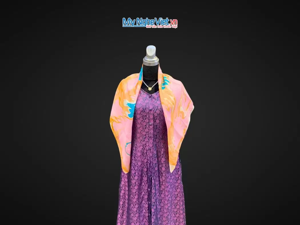 Khăn Lụa Vuông Thủy Ấn Tơ Tằm Màu Hồng Xanh