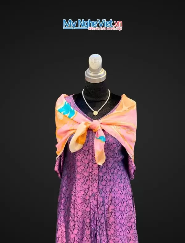 Khăn Lụa Vuông Thủy Ấn Tơ Tằm Màu Hồng Xanh