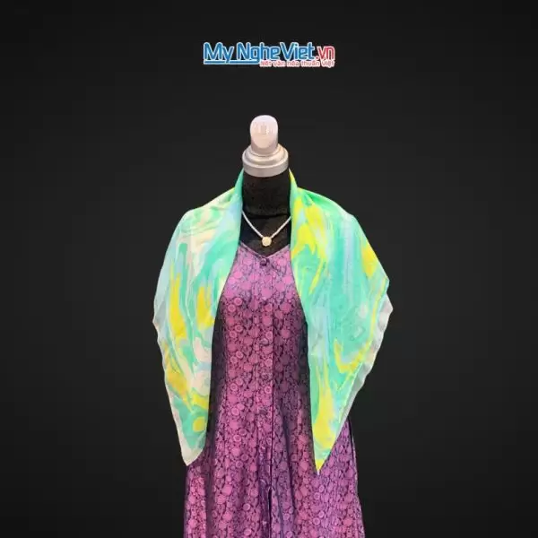 Khăn Lụa Vuông Thủy Ấn Tơ Tằm Màu Xanh Lá