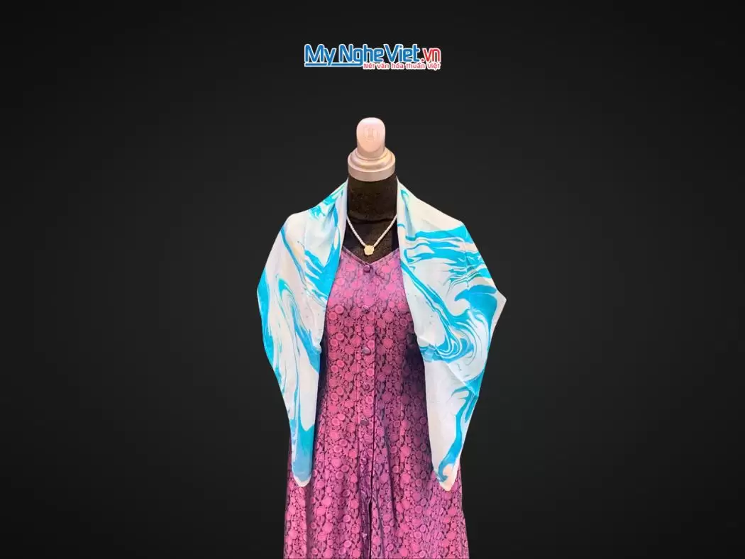 Khăn Lụa Vuông Thủy Ấn Tơ Tằm Màu Xanh