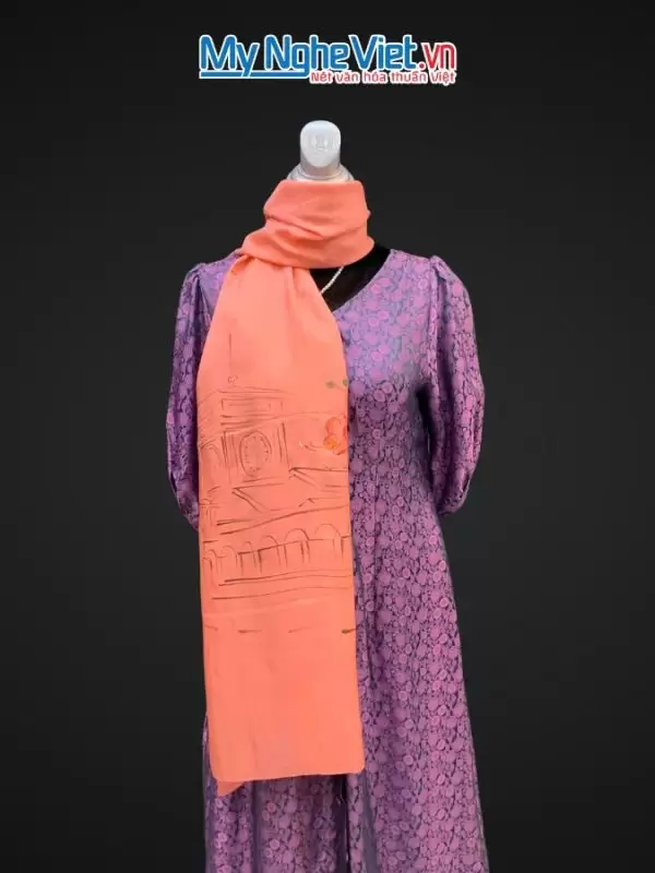 Khăn lụa tơ tằm vẽ tay chợ Bến Thành màu cam