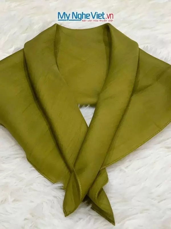 Khăn lụa vuông tơ tằm trơn màu xanh rêu