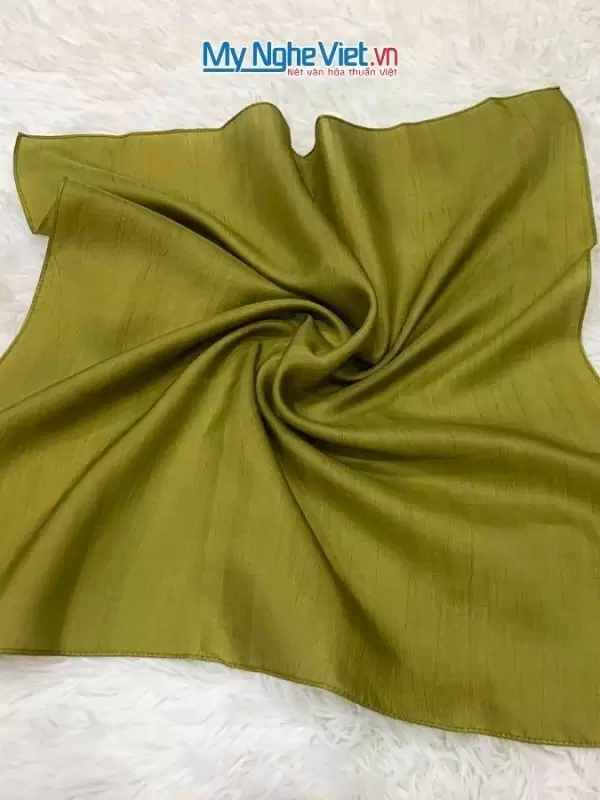 Khăn lụa vuông tơ tằm trơn màu xanh rêu