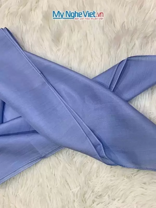 Khăn lụa vuông tơ tằm trơn màu xanh dương