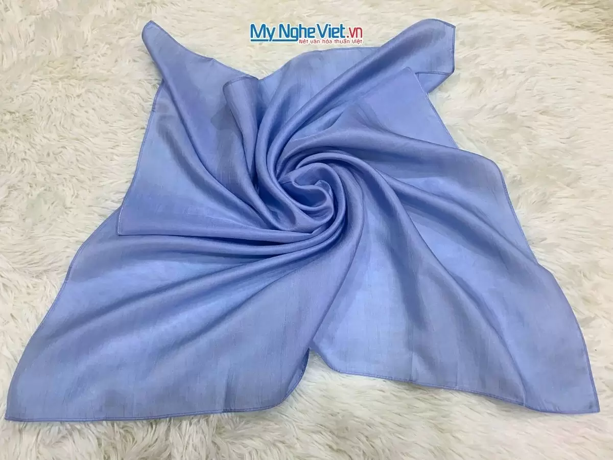 Khăn lụa vuông tơ tằm trơn màu xanh dương MNV-PT5050/5 - Ảnh 3