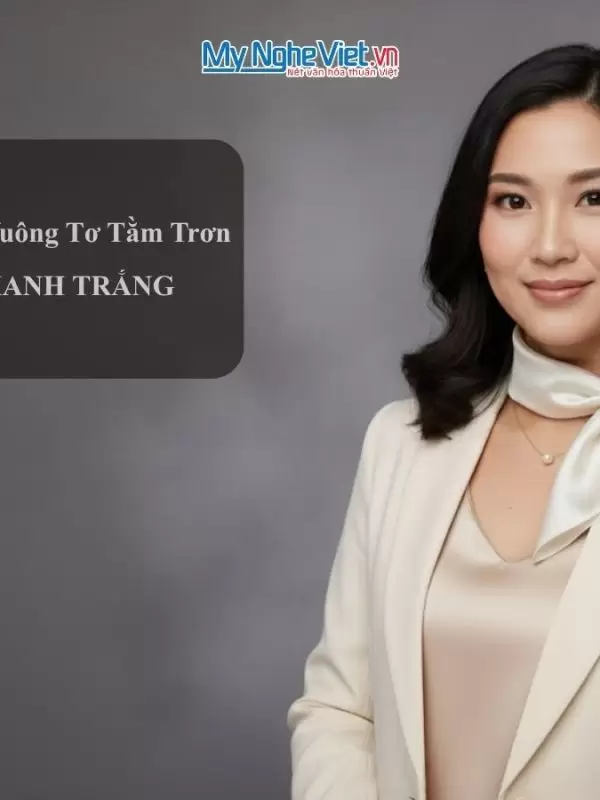 Khăn lụa vuông tơ tằm trơn màu trắng