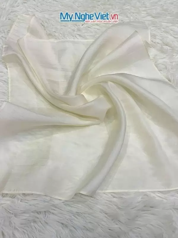 Khăn lụa vuông tơ tằm trơn màu trắng