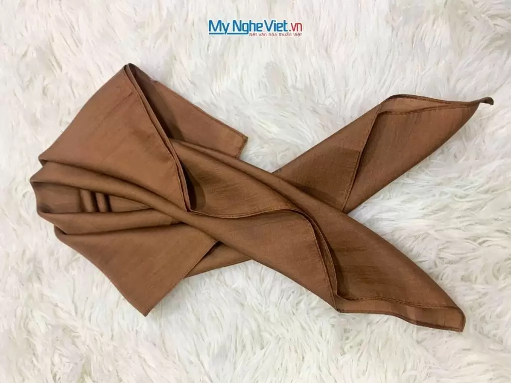 Khăn lụa vuông tơ tằm trơn màu nâu cà phê