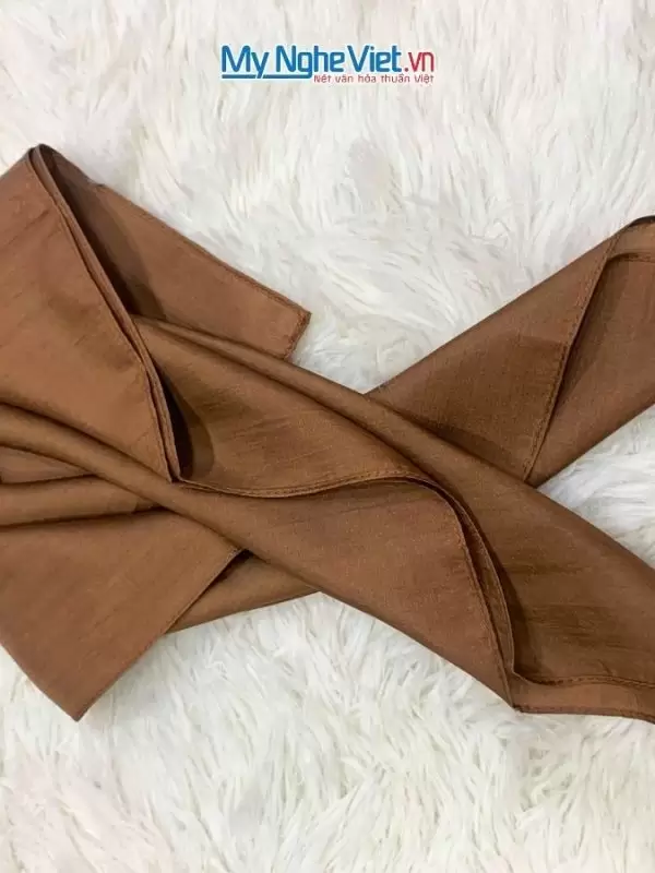 Khăn lụa vuông tơ tằm trơn màu nâu cà phê