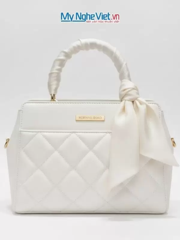 Khăn lụa vuông tơ tằm trơn màu trắng