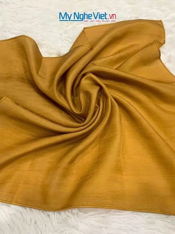 Khăn lụa vuông tơ tằm trơn màu vàng đồng