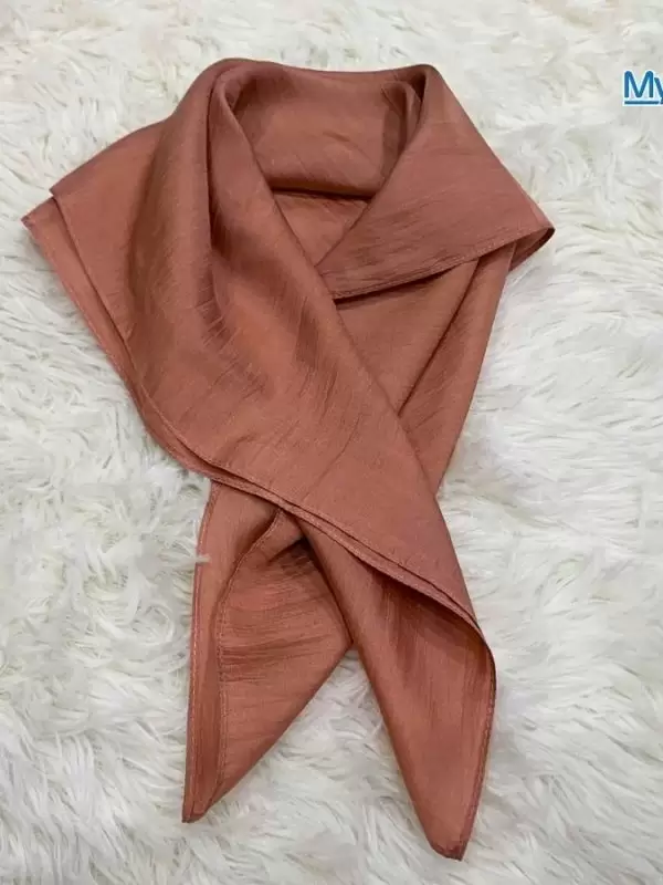 Khăn lụa vuông tơ tằm trơn màu nâu hồng