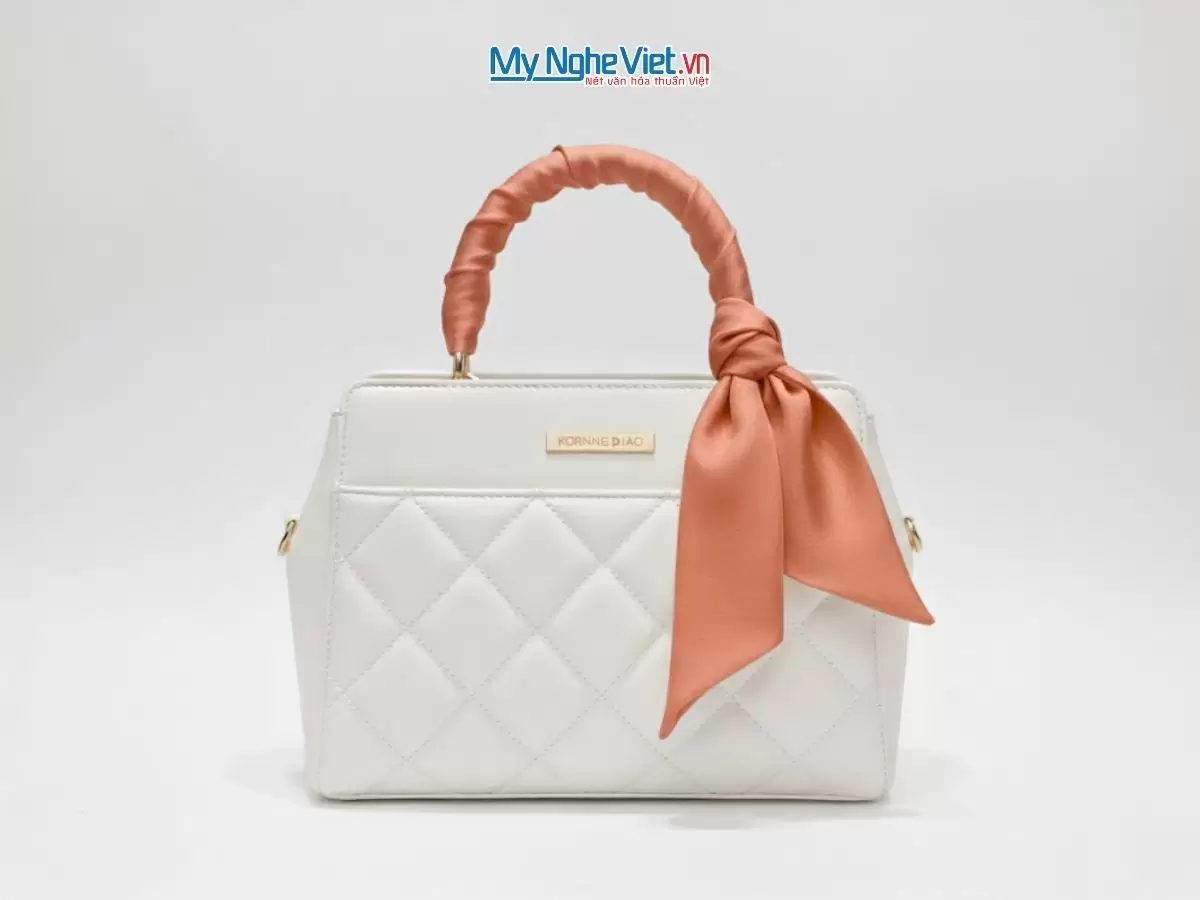 Khăn lụa vuông tơ tằm trơn màu cam hồng